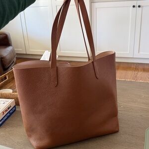 Cuyana Classic Structured Leather Tote